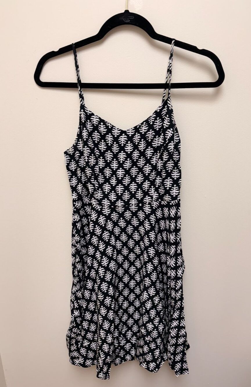 Old Navy Black & White Leaf Print Cami Sundress S 🌿